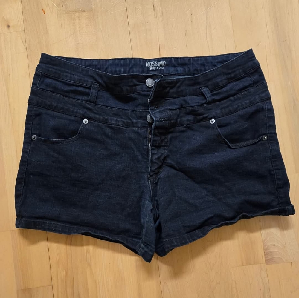 Mossimo black button front short